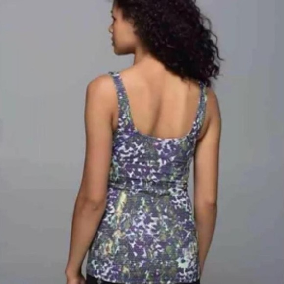 Lululemon Amala tank - Picture 2 of 8